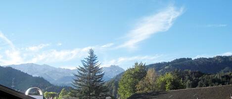 Himmel, Bergforms, Berg, Bergstation, Gebirge, Eigentum, Hochland, Wolke, \"Stadt, Baum