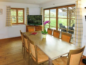 Pièce, Propriété, Meubles, Salle À Manger, Bâtiment, Table, Sol, Maison, Design Intérieur, Dur