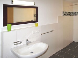 Bathroom, Room, Property, Tile, Wall, Tap, Plumbing Fixture, Interior Design, Bathroom Accessory, Sink