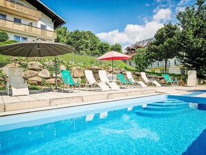 Resort, Swimming Pool, Leisure, Garden, Landscaping, Estate, Eco Hotel, Outdoor Furniture, Villa, Hotel