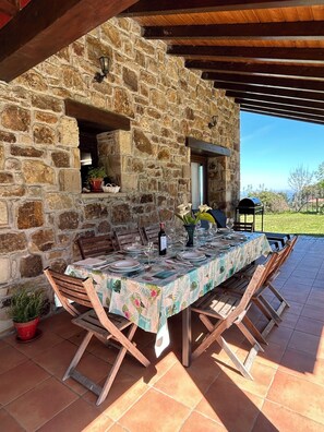 Outdoor dining