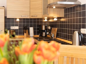 Appareil De Cuisine, Cuisine, Comptoir, Principaux Appliance, Bois, Design Intérieur, Petit Appareil, Cabinetry, Meubles, Sol