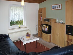 Room, Furniture, Property, Living Room, House, Interior Design, Building, Major Appliance, Floor, Home