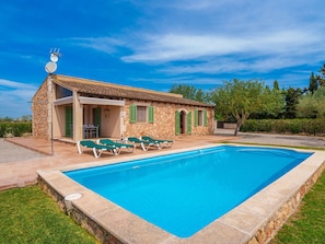 Nuage, L'Eau, Ciel, Plante, Bâtiment, Piscine, Bleu Azur, La Nature, Bleu, Rectangle