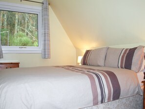 Double bedroom | Flowerburn Holidays - Heather Lodge - Flowerburn Holidays , Rosemarkie, near Fortrose