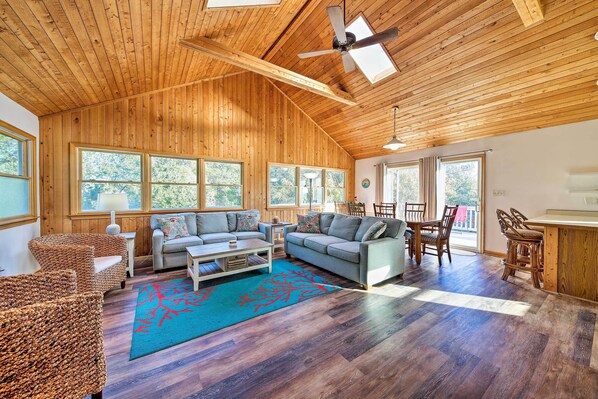 Southern Shores Vacation Rental | 5BR | 3BA | 1,932 Sq Ft | Stairs Required