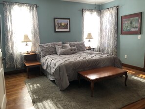 Master Bedroom with King-size Tempur-Pedic bed.