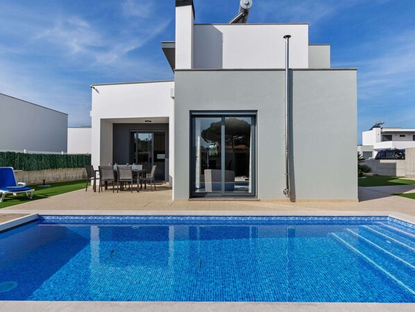 Holiday Home Swimming Pool