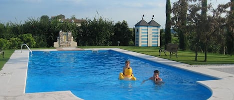 Swimming pool at the top of the hill (exclusive use for guests) with a 360° view