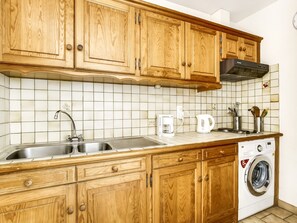 Unclassified image, 4 of 8, button