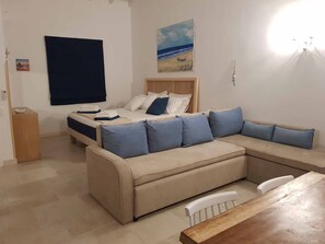 Bella Vista deluxe studio 1 interior
