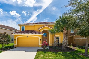 01_Front_of_Home_0721.jpg