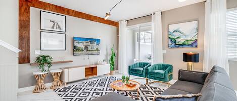 This beautiful and modern home is waiting for you to discover a harmonious blend of luxury, coziness, and adventure that promises unforgettable holiday memories.