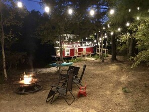 Fire pit/Outdoor Seating area near beach and Lake