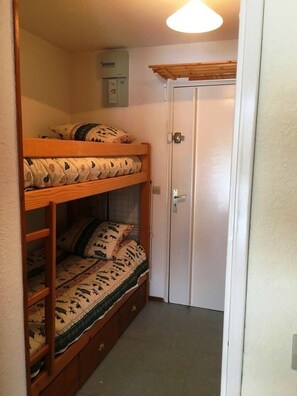 Bunk beds in the "coin montaigne"