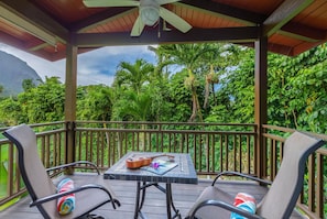 Covered lanai, great for relaxing