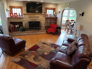 Living Room with TV and Gas Fireplace