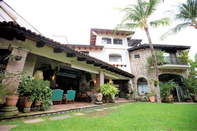 VILLA INCREÍBLE, 4 HAB, 4. 5 BT EN MARINA VALLARTA