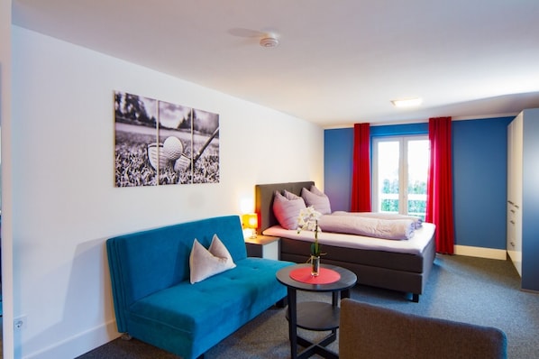 Modernes Appartement 7 in ruhiger Lage mit Golfplatzblick
