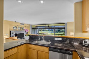 Kaanapali Royal C202 kitchen 1
