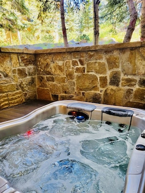 Bain à remous extérieur