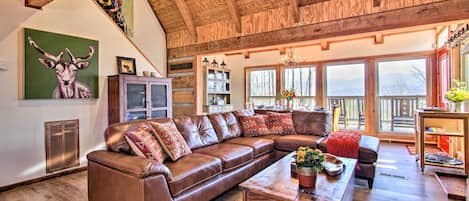 Gatlinburg Vacation Rental Cabin | 3BR | 2BA | 1,024 Sq Ft | Steps Required
