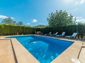 L'Eau, Ciel, Nuage, Propriété, Piscine, Plante, Bleu Azur, Arbre, Ombre, Rectangle