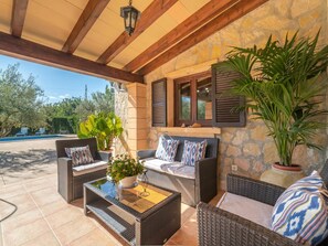 Plant, Property, Furniture, Houseplant, Flowerpot, Azure, Interior Design, Shade, Wood, Architecture