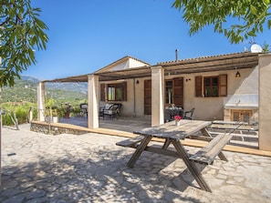 Ciel, Plante, Bâtiment, Ombre, Fenêtre, Bois, Arbre, Lot Terre, Chalet, Mobilier De Jardin