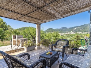 Plante, Propriété, Ciel, Ombre, Design Intérieur, Mobilier De Jardin, Loisir, Chaise, Pot De Fleur, Arbre
