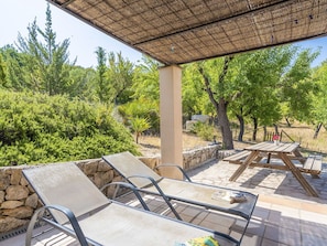 Propriété, Plante, Ombre, Bois, Mobilier De Jardin, Arbre, Pot De Fleur, Chaise, Loisir, Piscine