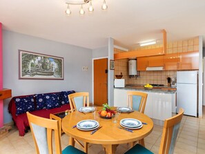 Interior Design, Möbel, Wohnung, Zimmer, Stuhl, Design, Holzbeize, Küche & Esszimmer Tisch, Hotel, Cabinetry