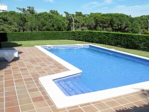 Schwimmbad, Verbundwerkstoff, Gartenmöbel, Freizeit, Garten, Resort, Water Feature, Landscaping, Fliese, Hinterhof