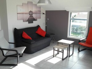 Couch, Möbel, Eigentum, Komfort, Wohnzimmer, Tabelle, Beleuchtung, Interior Design, Fussboden, Studio Couch