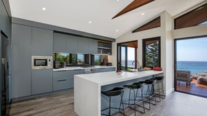 Fantastic chef's kitchen for preparing gourmet meals