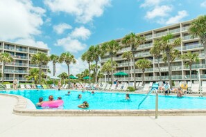 Large pool at Dunes of Panama