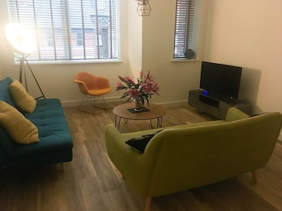 NEW - Luxury apartment in Chester city centre with private parking