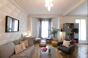 Salon + TV