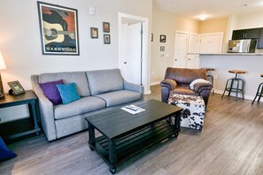 “We truly enjoyed our stay, everything was just as it was described. Easy access to all the food and entertainment. We will definitely be staying there again.” - Jonathan ’23