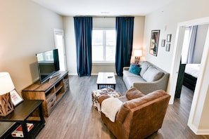 “Excellent communication, place super clean and easy access, hope to come back soon!” - Denys ’23