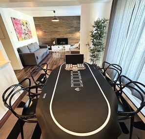 FREE Poker Mat & Chips! "Stay & Play Poker with LIV MTL – Make memories with friends and enjoy fun-filled game nights during your stay!