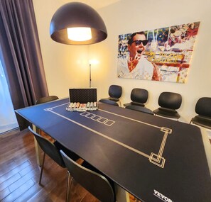 FREE Poker Mat & Chips! "Stay & Play Poker with LIV MTL – Make memories with friends and enjoy fun-filled game nights during your stay!