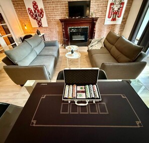FREE Poker Mat & Chips! "Stay & Play Poker with LIV MTL – Make memories with friends and enjoy fun-filled game nights during your stay!
