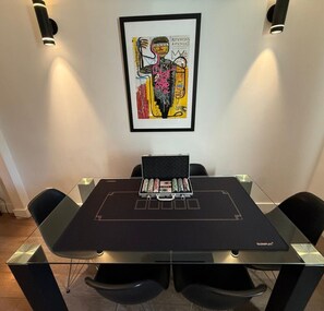 FREE Poker Mat & Chips! "Stay & Play Poker with LIV MTL – Make memories with friends and enjoy fun-filled game nights during your stay!