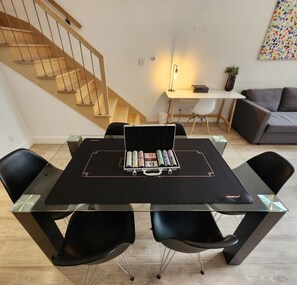 FREE Poker Mat & Chips! "Stay & Play Poker with LIV MTL – Make memories with friends and enjoy fun-filled game nights during your stay!