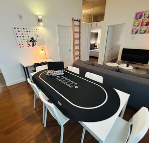 FREE Poker Mat & Chips! "Stay & Play Poker with LIV MTL – Make memories with friends and enjoy fun-filled game nights during your stay!
