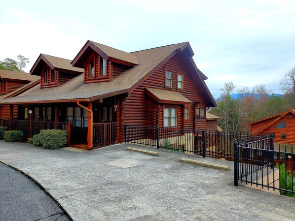 Cabin parking and view