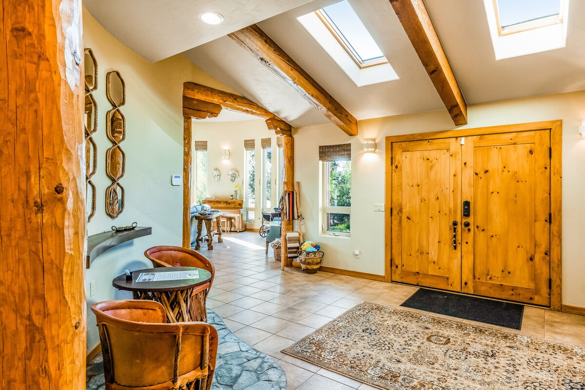 Modern adobe-style home w/ balconies & fireplace – close to Pagosa Springs