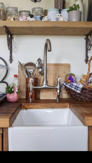 Belfast sink with hot water mixer tap