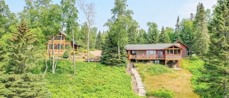 Serenity on Superior is a luxury vacation rental located on the popular Cascade Beach Road in Lutsen, Minnesota.